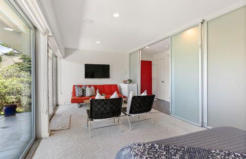 Marbella Lane - Cozy and Eccentric Design Home - Photo 26