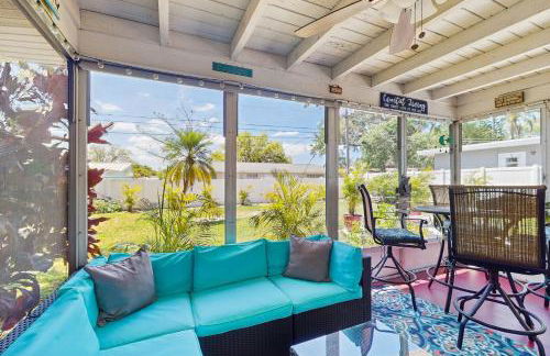 Relax in Retro - Photo 13