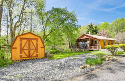 Peaceful Mars Hill Home with Porch and Mountain Views - Foto 1