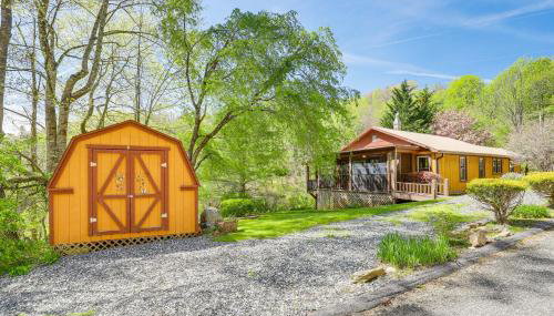 Peaceful Mars Hill Home with Porch and Mountain Views - Foto 1