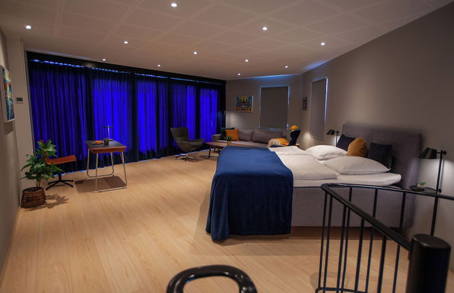 Stunning Marina View - Brand New - City Center - Photo 9