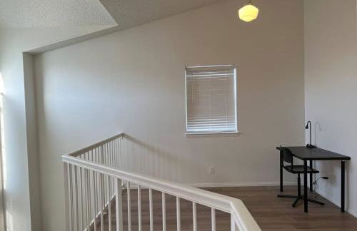 Extended Stay 3 or 4 Beds Cozy Smart Home Living - Photo 18