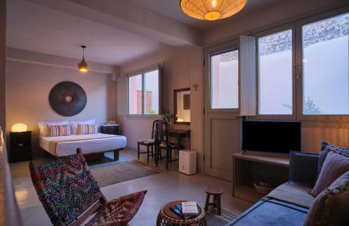 Pink Freud Villas Santorini - Photo 75