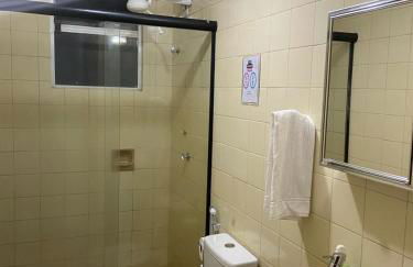 1 suíte cama king, 2 quartos com camas casal, 1 garagem, próx Basílica - Photo 40