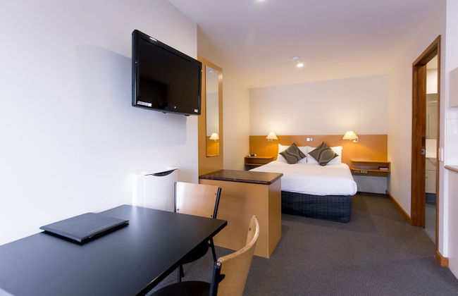 Bay Hotel Apartments - Photo 4