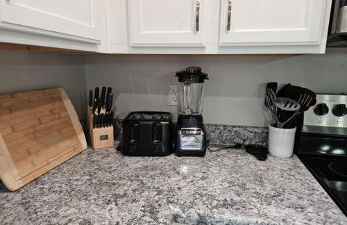 Luxury Pool with King beds Near Shops and Dining - Foto 12