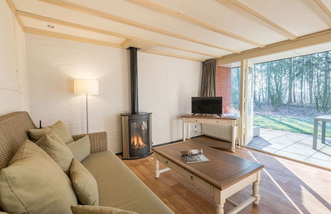 Bungalow in Netherlands With Bubble Bath - Foto 9