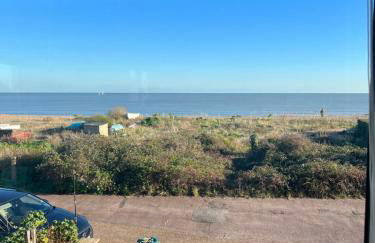 Beautiful 2 bedroom beach getaway - Foto 32