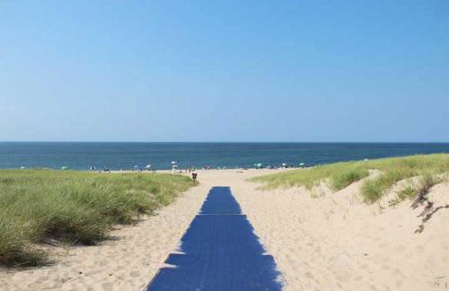 Steps to Commercial St Walk to Beach - Foto 26