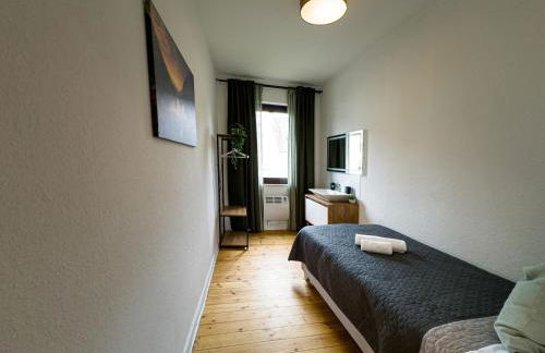 ImmoStay Ferienhaus mit Garten & Free Parking - Foto 29