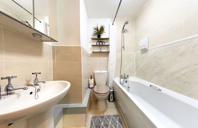 2 bedroom Central Flat with Parking - Foto 15