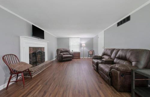 Dual Delight Stylish Duplex 2-Unit Home - Foto 1