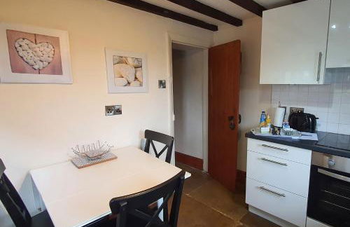 Carpenters Cottage, Elton in the Peak District - Photo 5