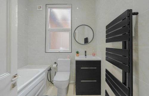 Central Banbury Stay Comfy and Spacious for groups 9 sleeps - Foto 13