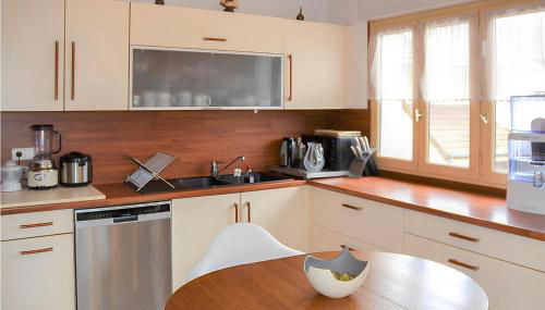 3 Bedroom Awesome Apartment In Autun - Foto 5