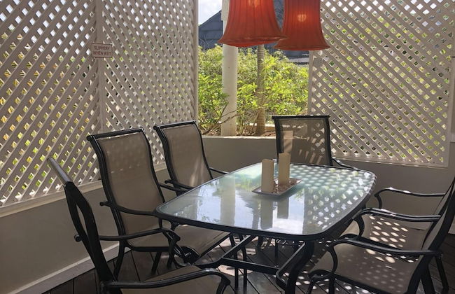 Dreamin Villa - 3 B R Beachfront w Staff - Photo 16