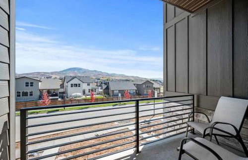 Focus Up at the Mountains Ski Retreat Hot Tub MTN Green - Foto 9