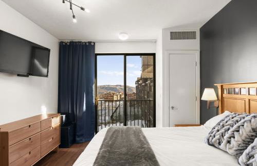 Top Floor Deer Valley Gondola Lakefront Condo- Great views - Photo 42