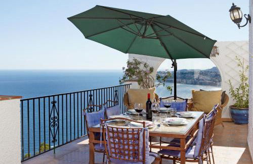 Breathtaking Seaside Villa with Heated Saltwater Pool & Panoramic Terraces - Foto 26