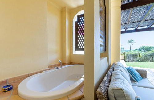 BELLA GADEA - Photo 5