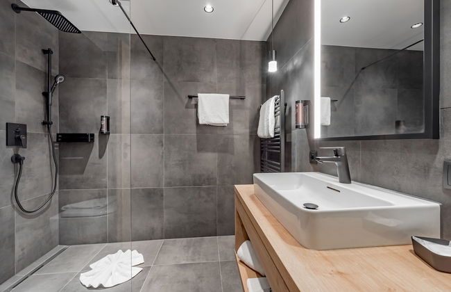 Summit Seefeld - Photo 30