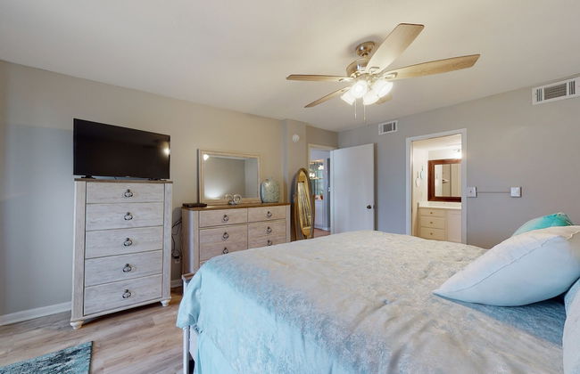 Romar Tower Condos - Photo 9