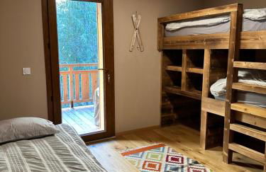 Gorgeous 2 bedroom, 2 full bath, ski in apartment! Winner of 2025 and 2024 Traveller Award! - Photo 18