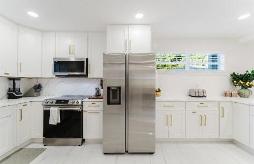 Palms Oasis with Salt Pool Movies Firepit Golf - Photo 41