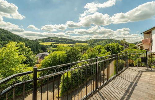 Spacious Home Sauna Hot Tub Pool Patio BBQ - Photo 11