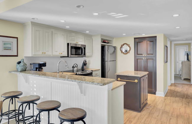 Oceanfront w/ Pool + Beach Access & Balcony View 312 B Shipwatch by Avantstay - Photo 4