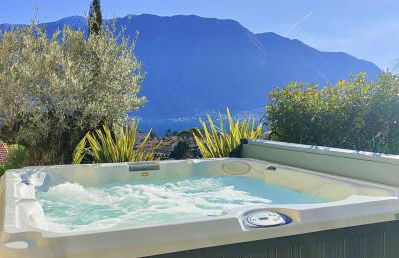 Magic Garden with Jacuzzi-Pool and Luxury Lake Como view - Foto 1