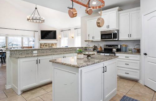 Luxury Lakefront Getaway - Foto 8