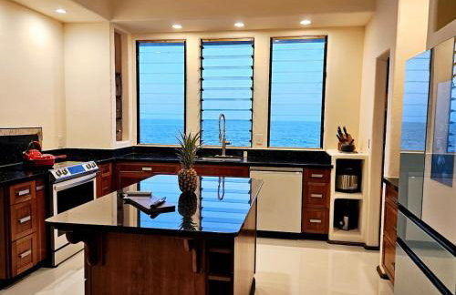 Breathtaking Oceanfront Home on Lava Rock Beach - Photo 11