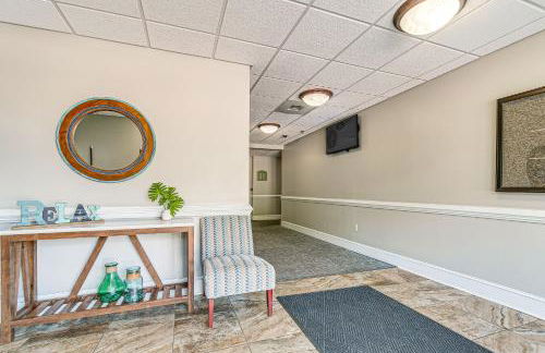 Steps to Smith Mountain Lake Unit with Pool Access! - Foto 17