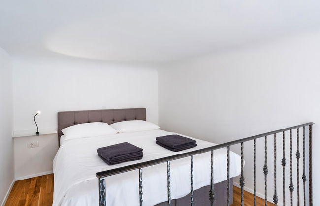 Rhino Studios - Photo 2