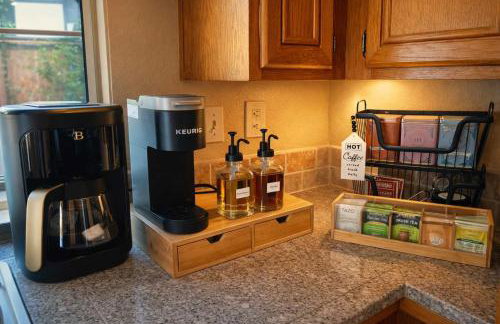 Peaceful Poolside Perfection near Wine Country - Foto 21