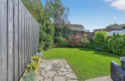 Hillsborough Home from Home, Garden and 2x Parking by StayByNumbers - Foto 4