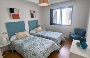 BEACHFRONT Penthouse Luxury - Photo 8