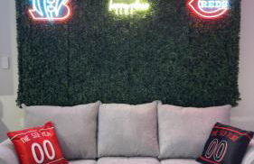 The 513 Flat 2! 1BR, 1Bath Apt with Pool and Riverfront View! Free Gated Parking! Only Steps from The banks & Stadiums! - Foto 18