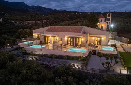 A V Luxury Apartments with Private Pools - Photo 48