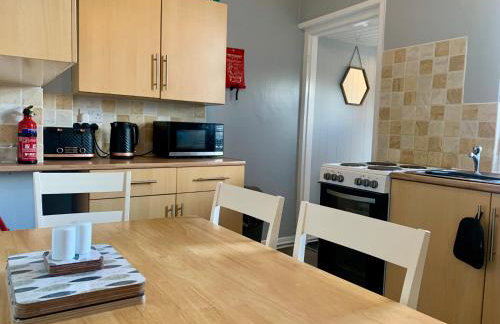 3 BDR Entire Home Sleeps Up to 5 Contractors & Families Long or Short Stay Free WiFi & Parking - Foto 23