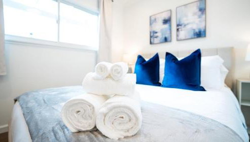 Grand Lux 4BR Prime Location & Serene Yard - Foto 4, towels