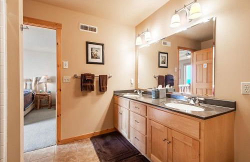 Incredible Views w Garage on Lake and bike trail - Foto 33