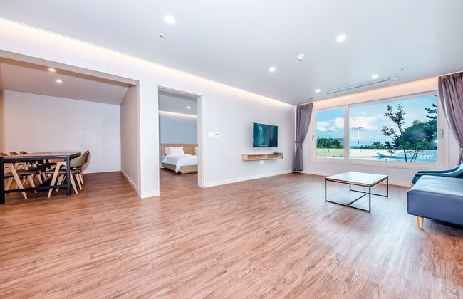 JnB Family Hotel - Photo 53