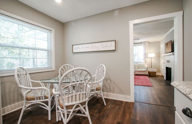 Historic Cottage for 6 Porch swing Pets - Foto 14