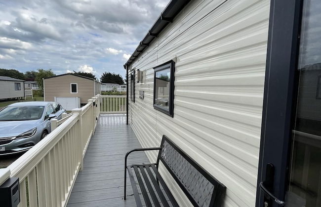 Premium Location - Sleeps 6 - Caravan on The Lakes - Foto 29