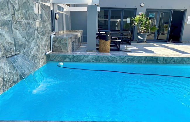 Urban Oasis at The Square - Photo 58