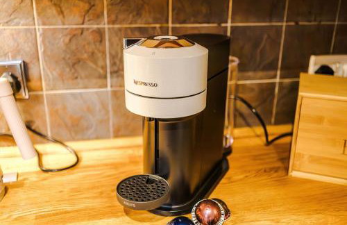 Cosy 3-Bed, Sleeps 5, Free Parking, Long and Short Stays - Photo 24