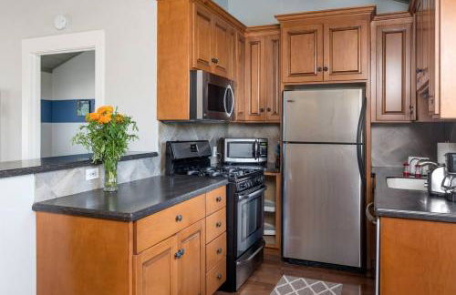 Spacious, Soaring Ceilings, Near Downtown MV, GOOG - Photo 9