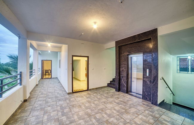 Airport Southgate - Photo 18